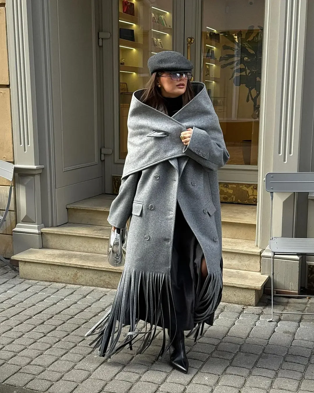 Modischer grauer Wollmantel mit Quasten für Damen, lässiger Revers-Mantel mit langen Ärmeln, doppelreihig, mit Taschen, lockerer langer Mantel, Damen-Outwear für den Alltag. – Detail 16