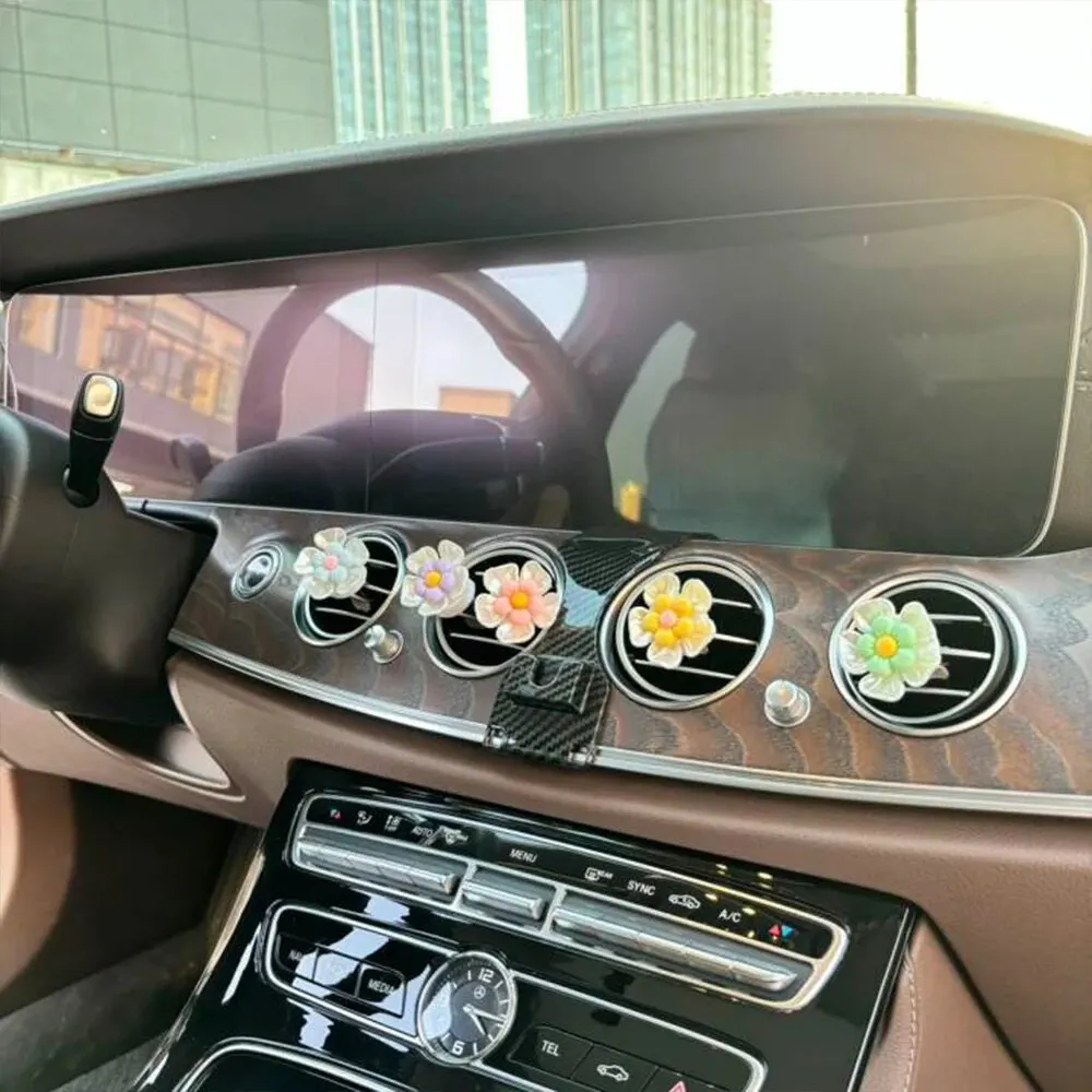 5PCS Cute Daisy Flower Perfume Clips Colorful Car Air Freshener Aromatherapy Auto Interior Decoration Accessory Christmas Gift