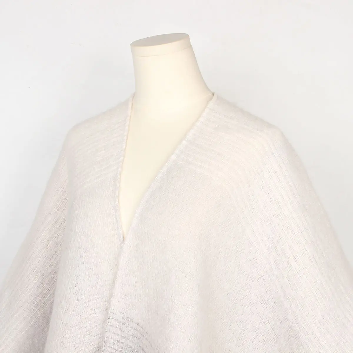 New Imitation Cashamere Tassel Shawl for Fall and Winter with A Cape and Warm Blankets for Fall and Winter with Tassel