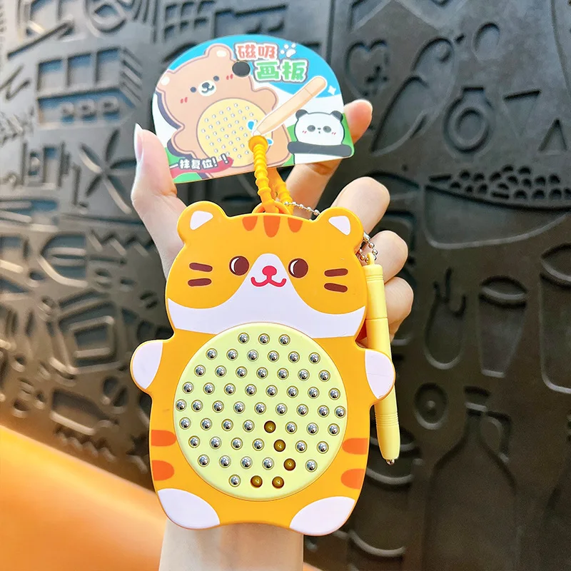 Planche à dessin avec boule en acier magnétique, dessin animé créatif, porte-clés pour étudiants, soulagement du Stress, jouet pratique, planche à dessin mignonne, cadeau