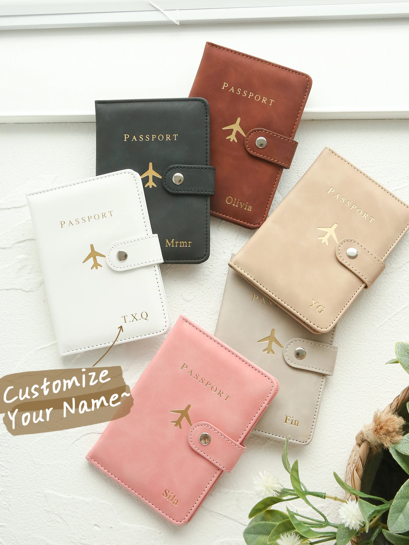 Funda de pasaporte de gamuza texturizada con monograma dorado personalizada, con hebilla elegante, 1 Uds., soporte para pasaporte con nombre estampado en caliente para viajes