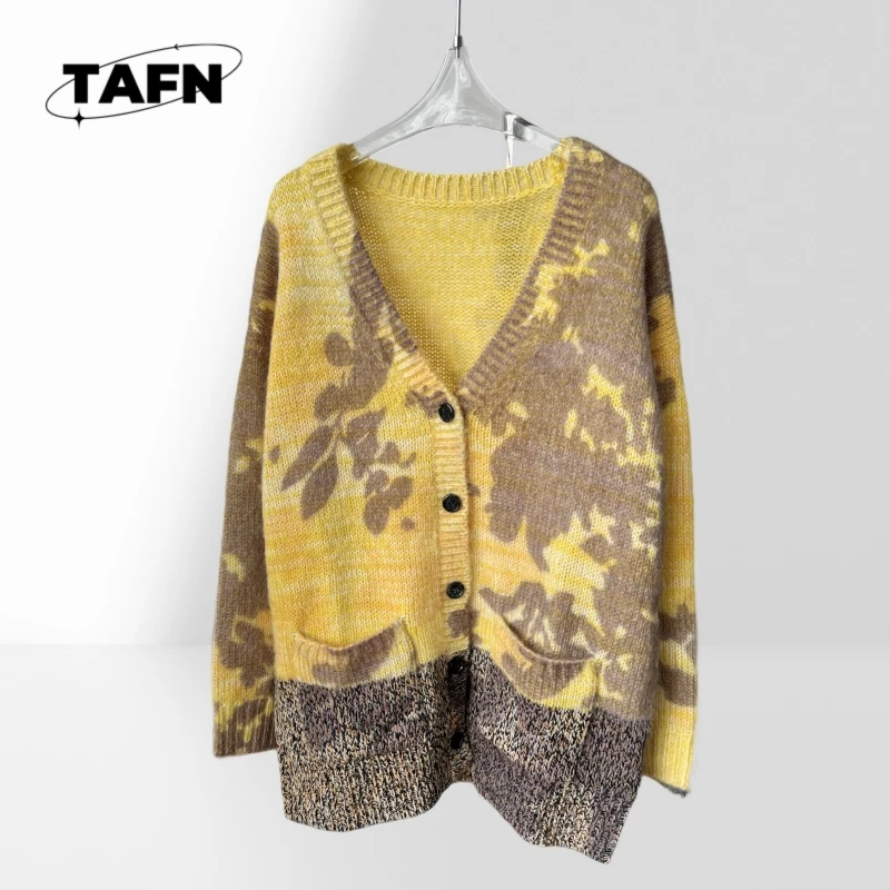 

25 New European and American Style Wool Warm Windproof Casual Women's Sweater Single-Breasted V-neck Winter EssentialA25161