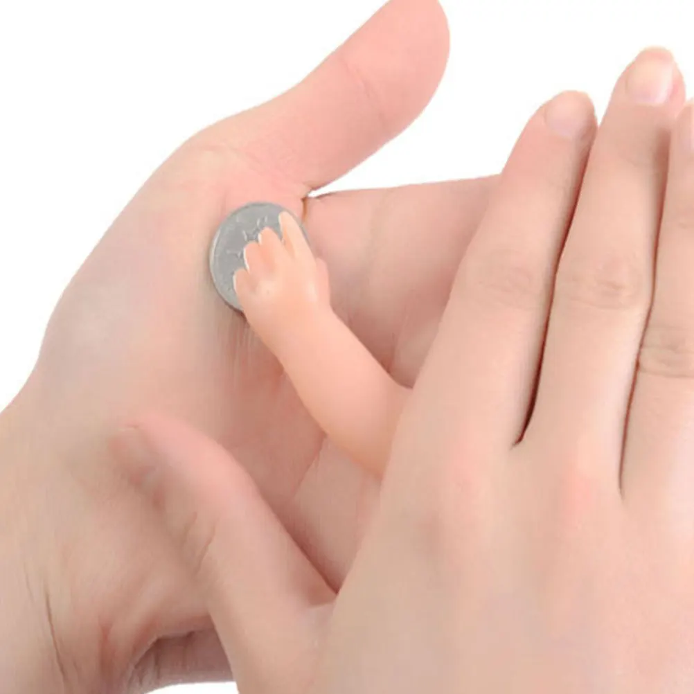 

Halloween Tiny Small Hand Prop Silicone Halloween Fake Hand Party Prop Magical Coin Disappear Trick Favor Party Props