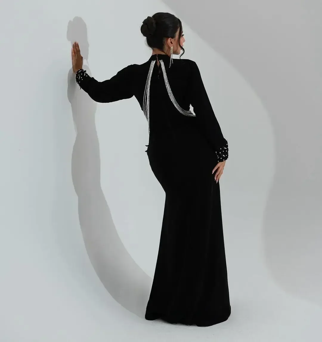 ที่กําหนดเอง Saudi สีดําแขนยาวชุดราตรี V คอ Mermaid Evening Dresses Beadings ความยาวชั้น Party Dresses