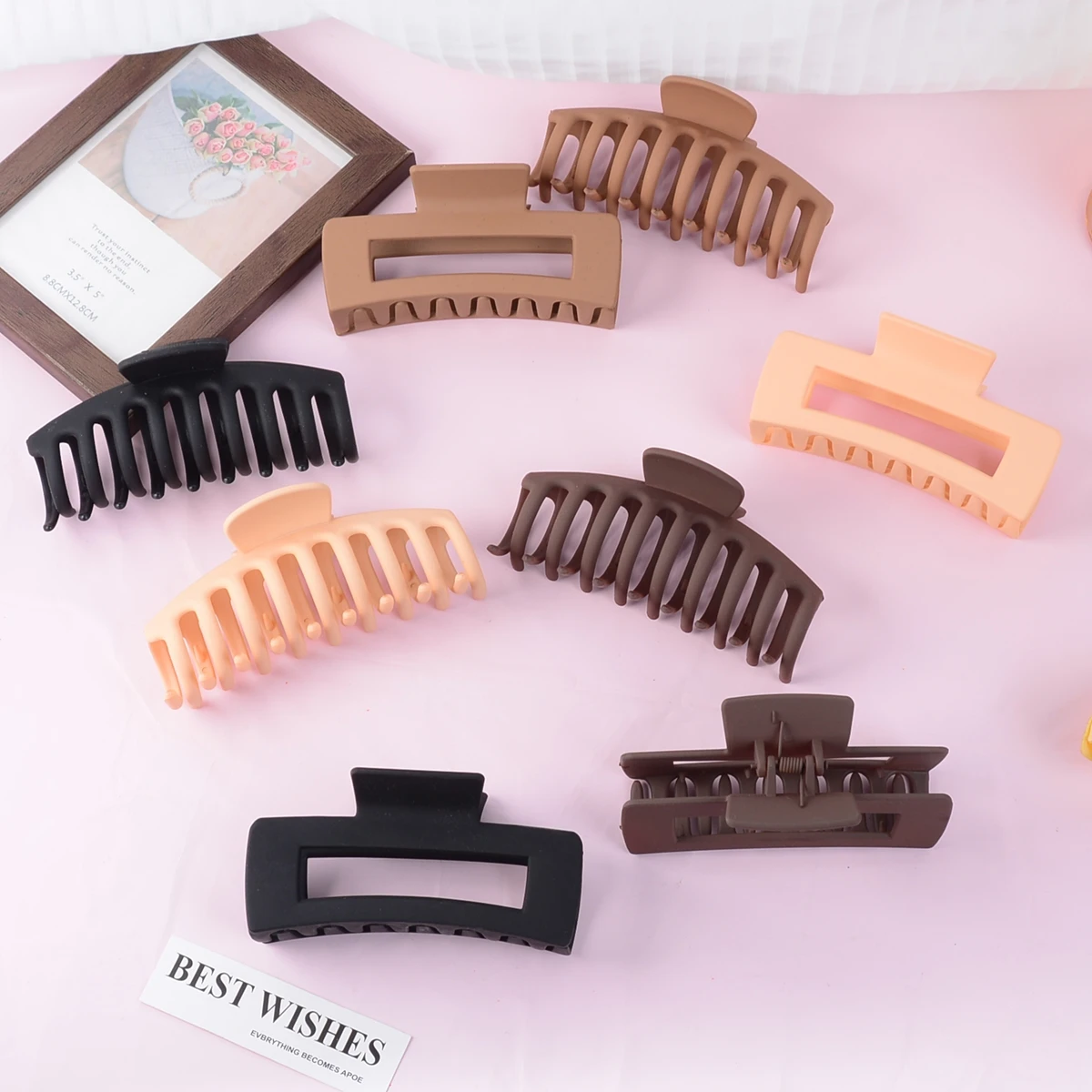 مشابك شعر سوداء للنساء - 8 عبوات من مشابك مخلب الموز غير اللامعة مقاس 4.3 بوصة للنساء، شعر مجعد رقيق وسميك، مشبك فكي كبير قوي