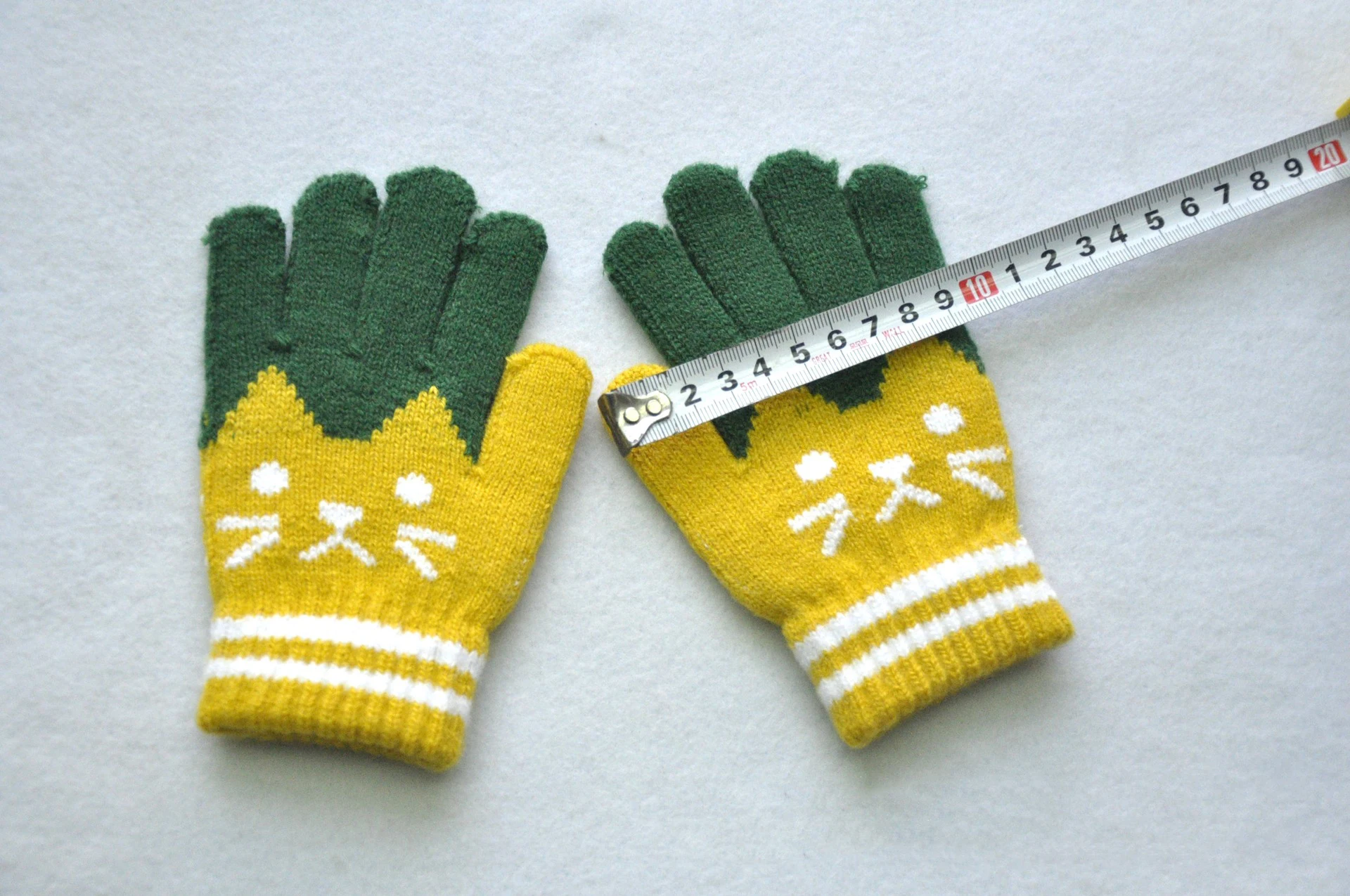 Cute 6-11Y Children Thickened Warm Gloves For Students Winter New Cat Knitted Mittens Outdoor Knitting Cycling Skiing Gloves
