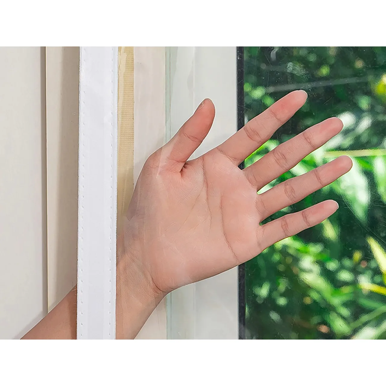 Indoor Windproof, Dust-Proof, Warm Windows, Cold Insulation Film, Kitchen Waterproof and Smoke Proof Door Curtains in Winter