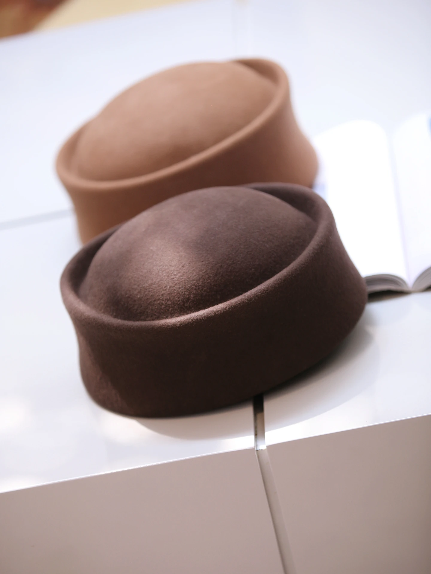 retro-woolen-round-top-box-hat-women's-autumn-winter-artistic-versatile-thousand-gold-style-felt-hat-warmth-non-foldable
