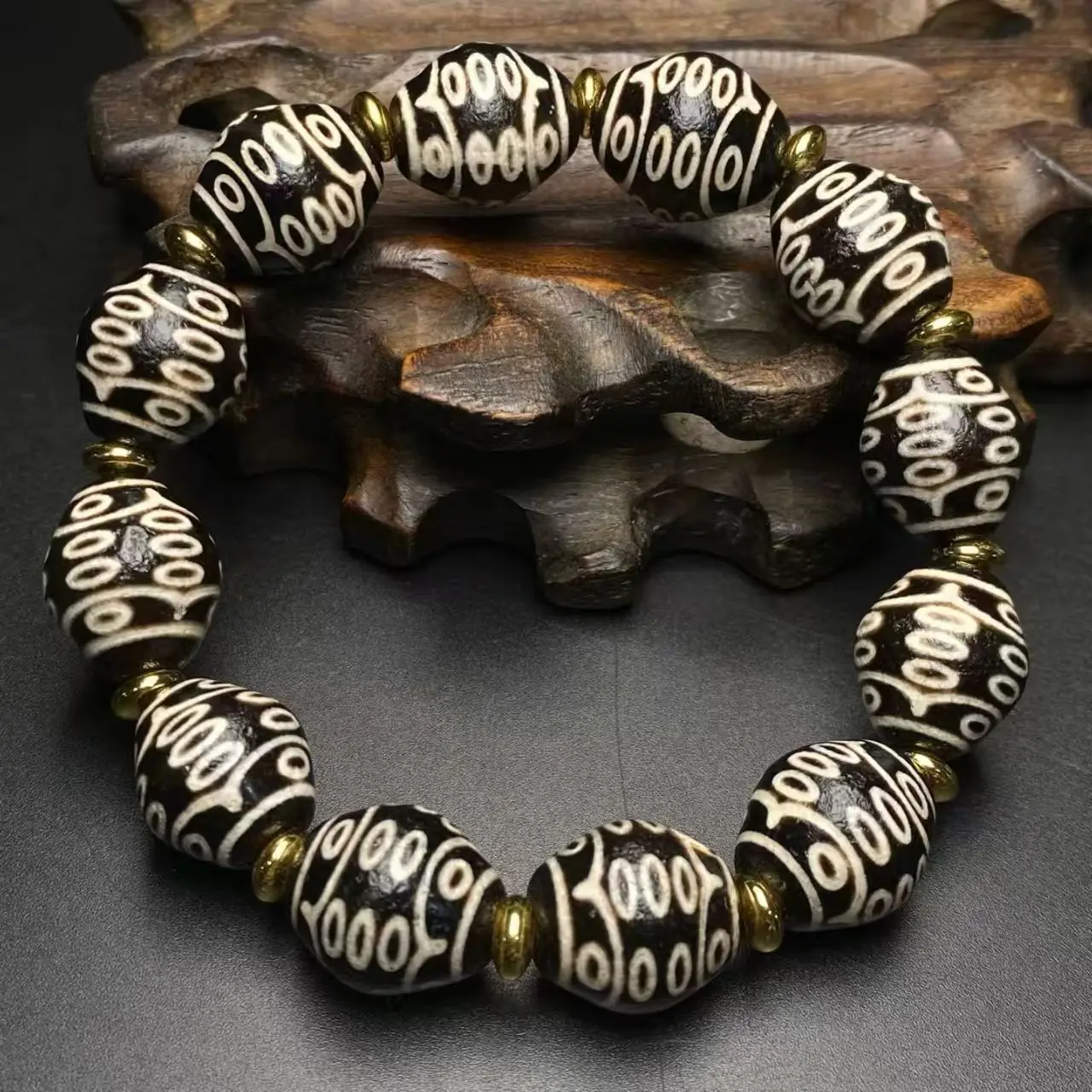 1pcs/lot Tibetan-style Reflow Patina Weathered Old Material Black White Agate High-Oil Patina Daluo Dzi Bracelet 21-eye for men