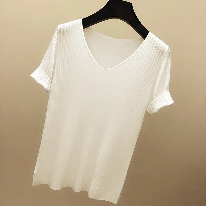 

Spring and summer thin new ice silk knitwear loose V-neck bottom black T-shirt short sleeve female solid color tide