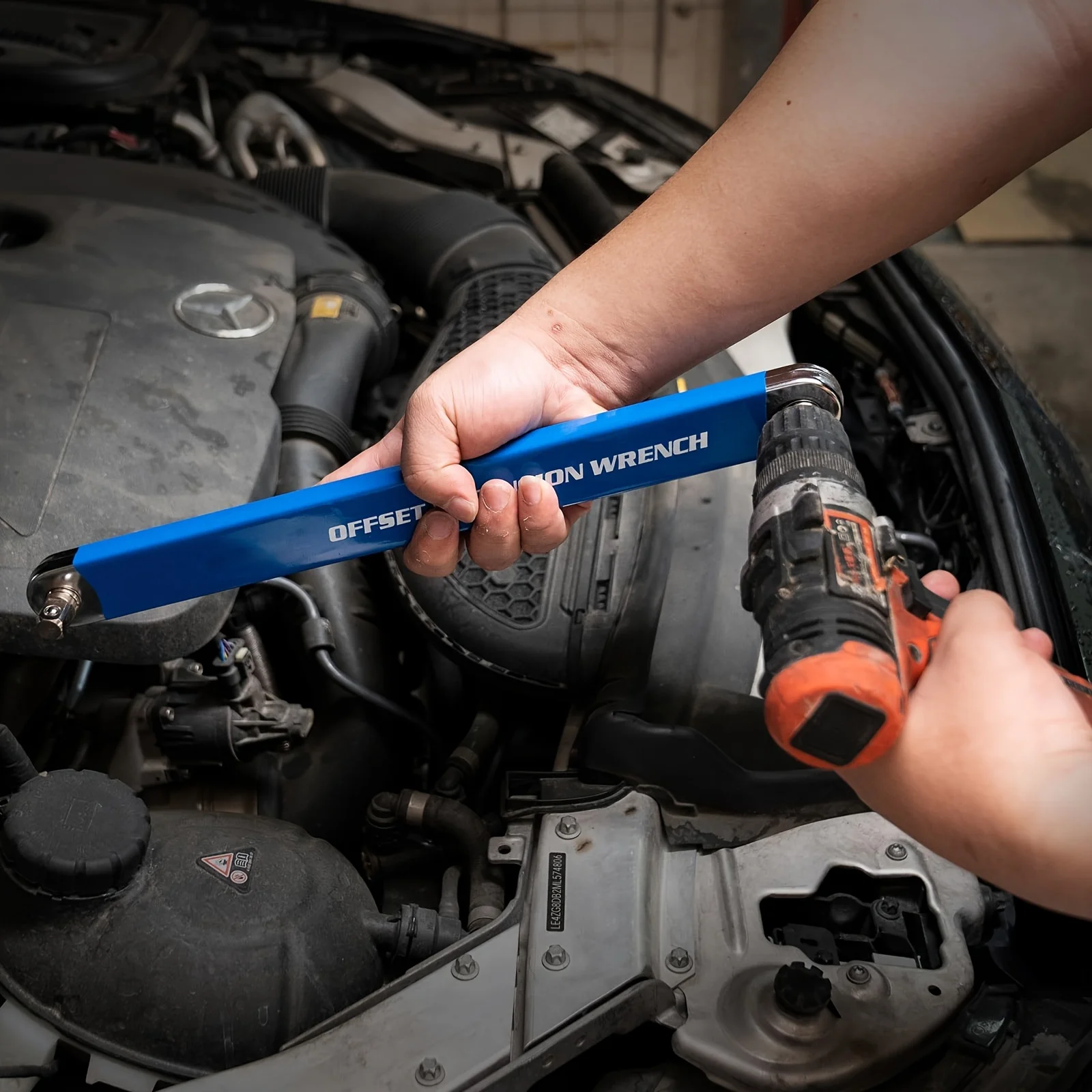 

Heavy-Duty 15-Inch - Set with 4 Adapters (1/4"/3/8"/1/2"/3/8" Drive) & Non-Swivel Leveraging Ratchet