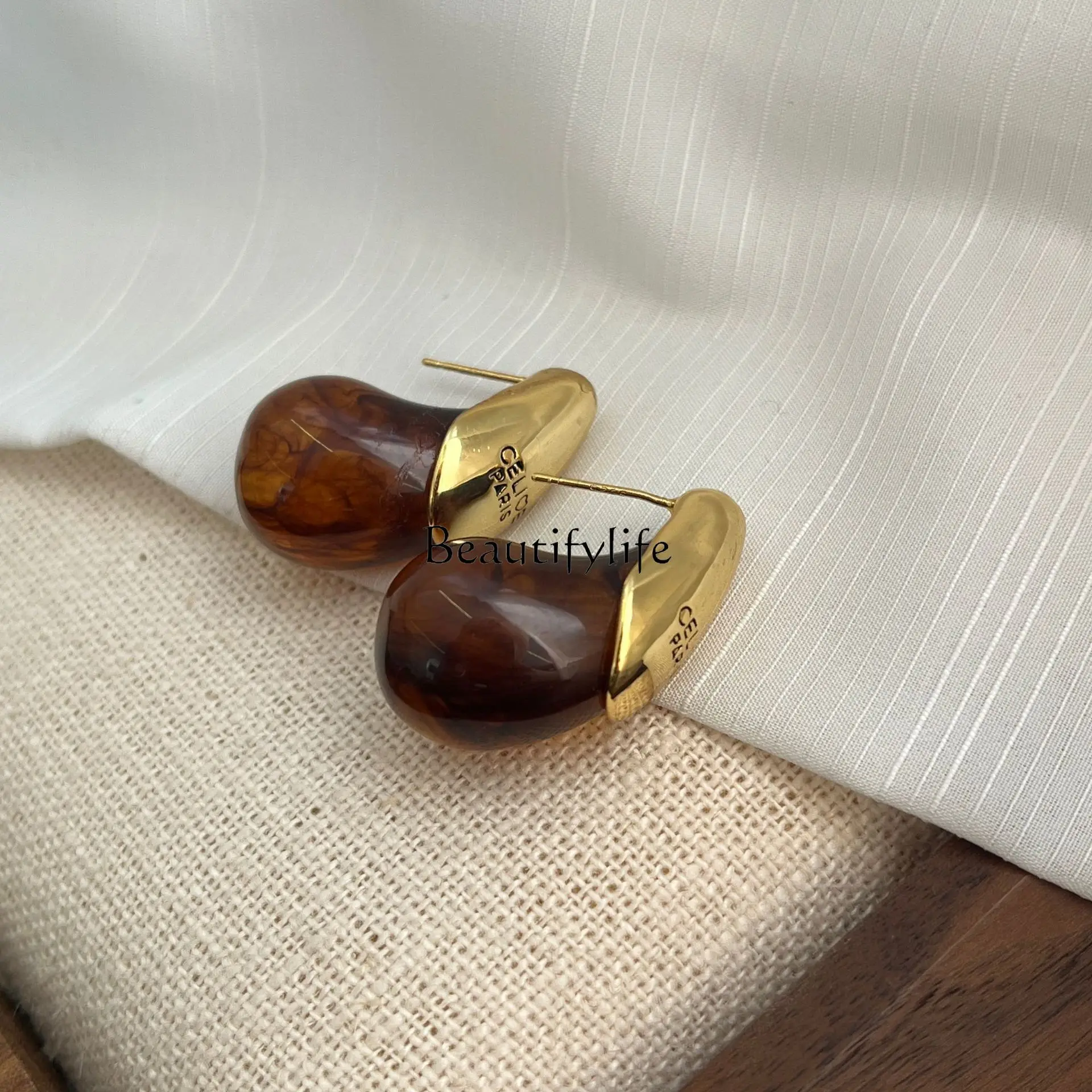 British retro niche Maillard style gold-plated resin earrings