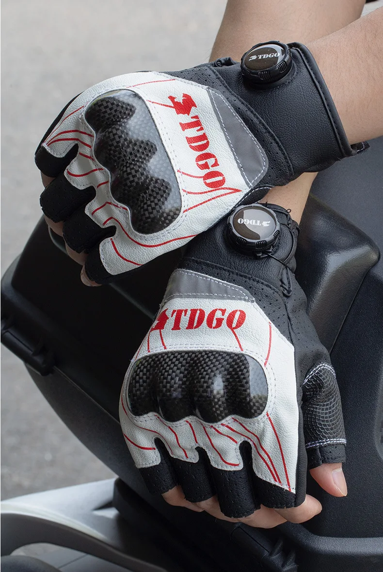 Carbon Fiber Motorcycle Riding Gloves Anti-Fall Half Finger Touch Screen Compatible Punching Knob Gloves for Bikers