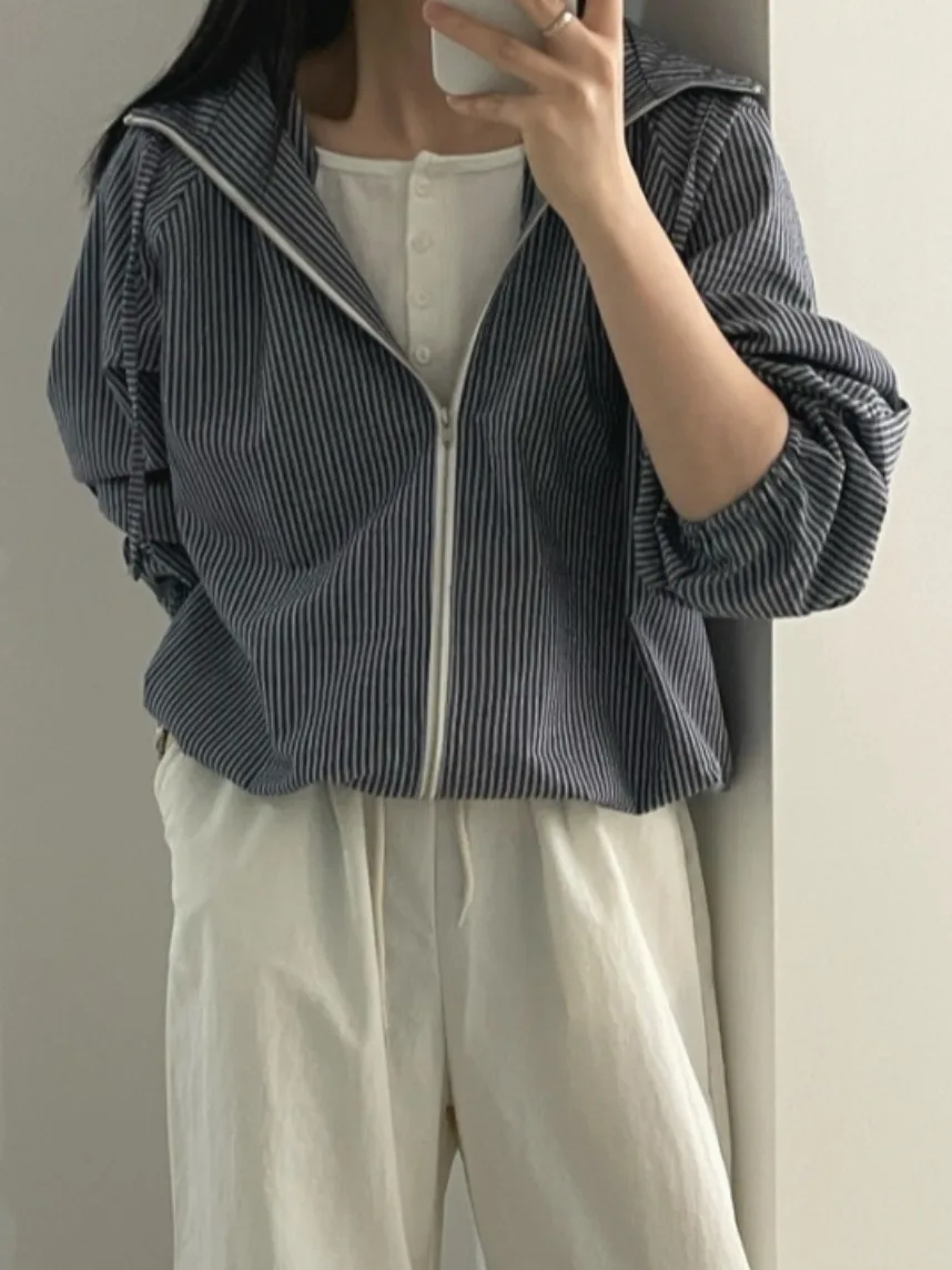 Damska bluza z kapturem w paski, luźny krój, ochrona przed słońcem, zapinana na sznurek, rozpinana kurtka, top w stylu streetwear, wiosna 2025