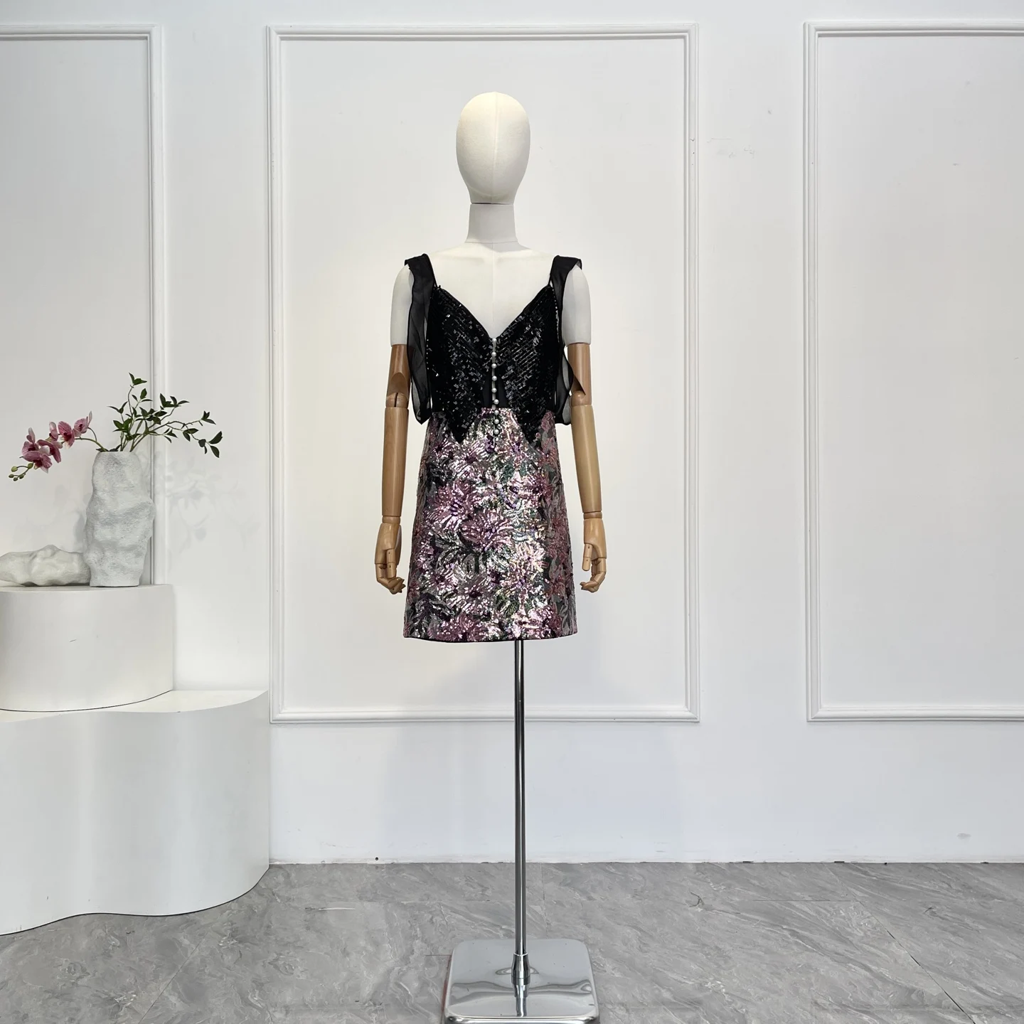 

2026 New Black Violet Sleeveless Floral Sequins Lace Trim Women Mini Dress for Party