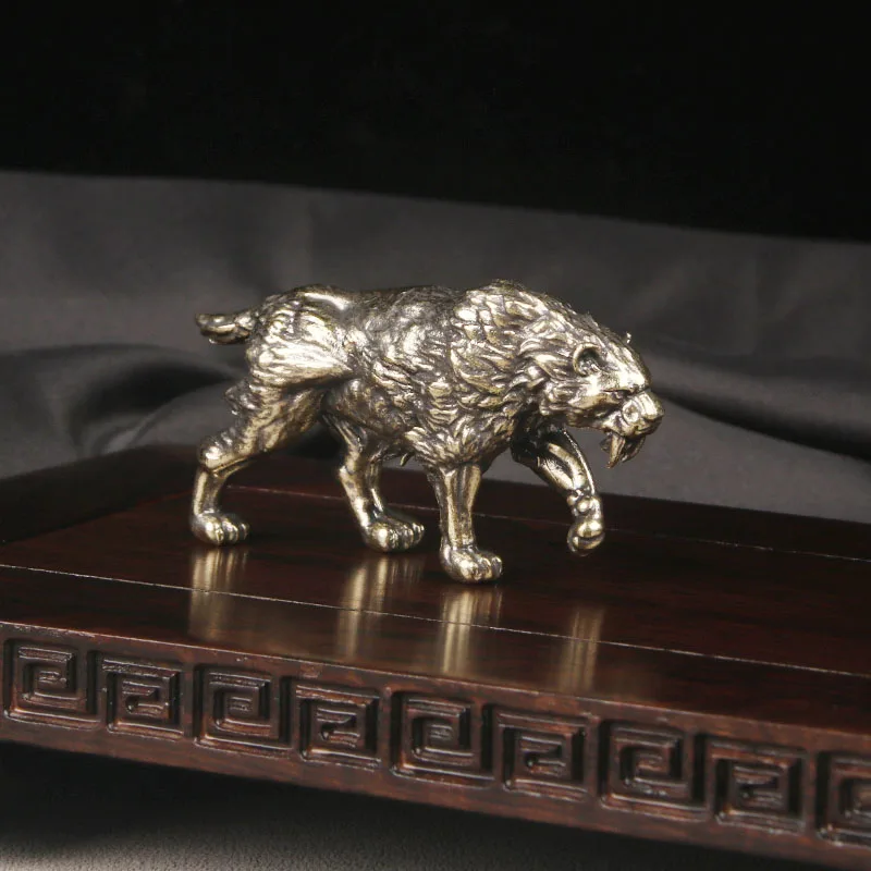 Brass Ancient Beast Sword Teeth Tiger Desktop Ornament Tiger Bronze Carving Craft Ornament Bronze Ware Home Decor Sculpture