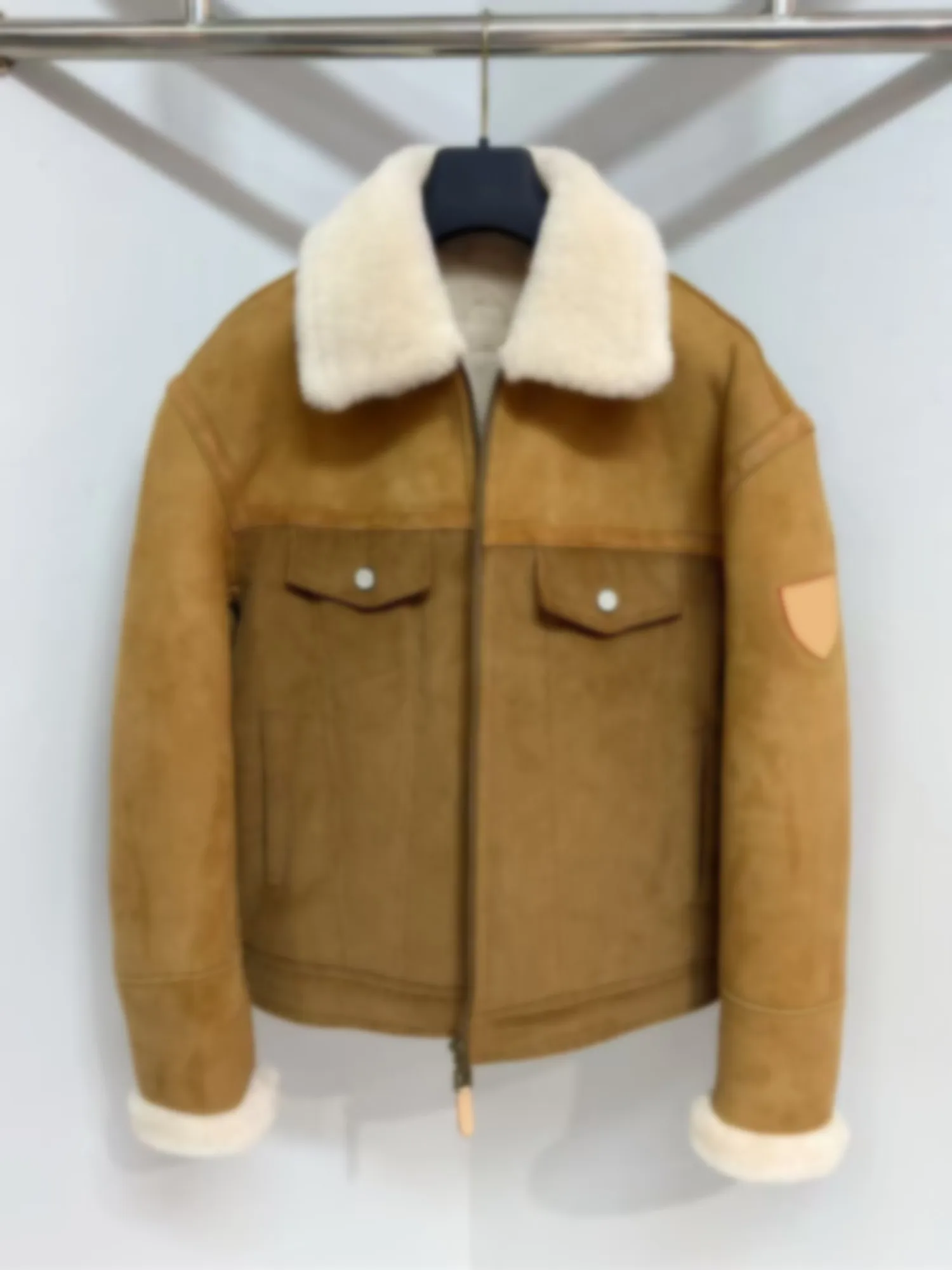 

Модная вельветовая куртка для сноубординга с шерстью и кожаными вставками, длинный рукав, цельный дизайн, меховая верхняя одежда, осень-зима, новинка