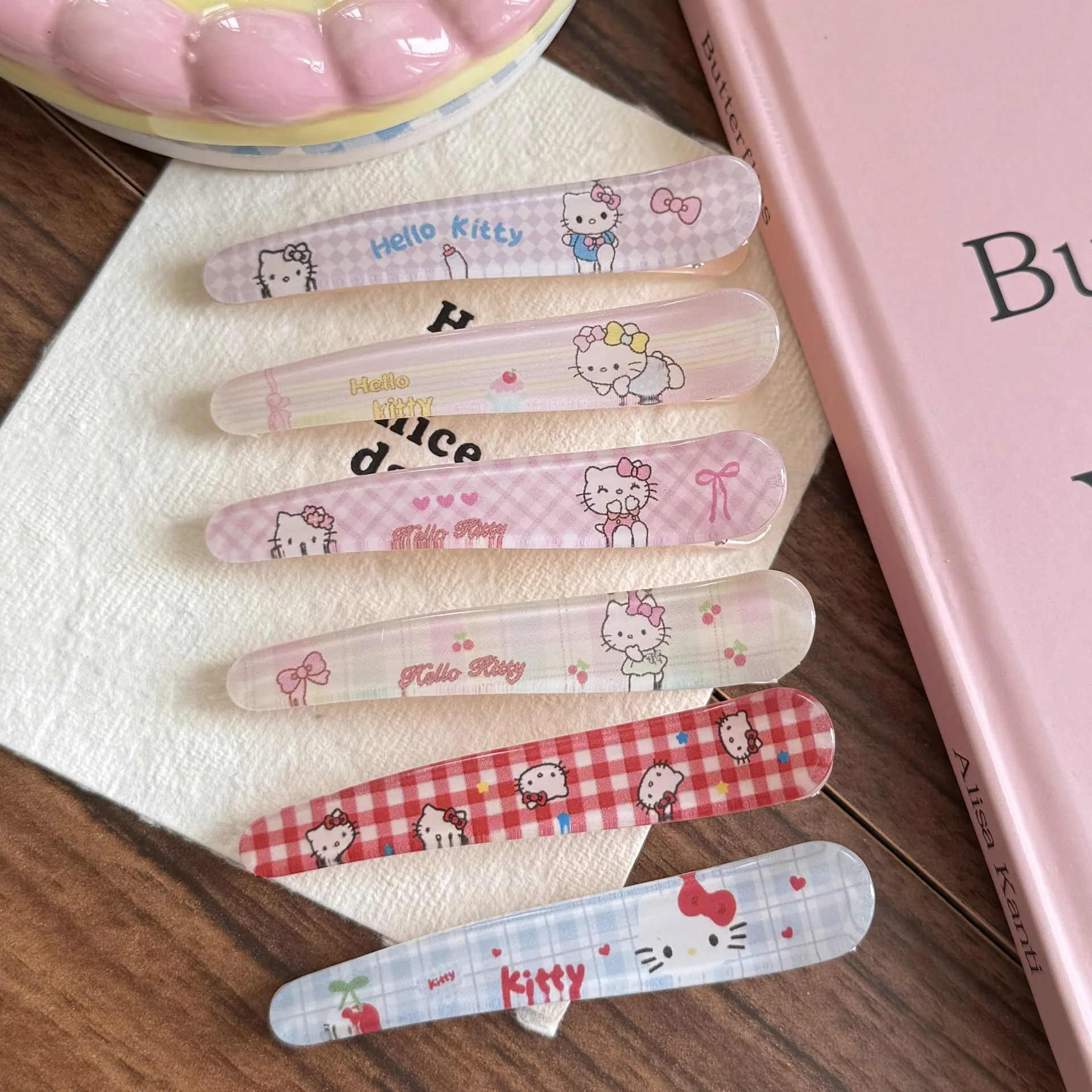 

Sanrio Hellokitty Cartoon cute duckbill clip girl heart bangs clip cartoon sweet side hair clip Japanese headdress