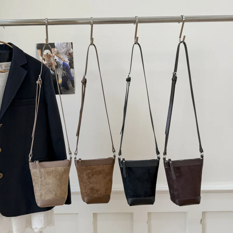 

New Mini Bucket Bag Women's Canvas Crossbody Mobile Phone Bag Trendy Lightweight Small Bag Fashion Versatile