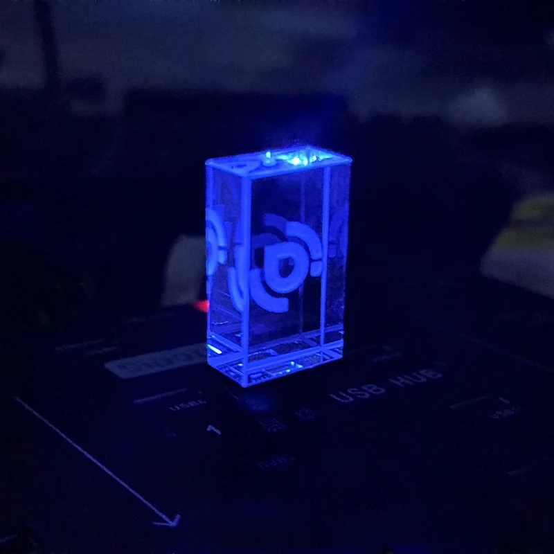 ยี่ห้อใหม่ที่มีสีสันไฟ LED โลหะคริสตัล USB3.0 แฟลชไดรฟ์ความเร็วสูงสีดํากล่อง 16GB 32GB 64GB 128GB