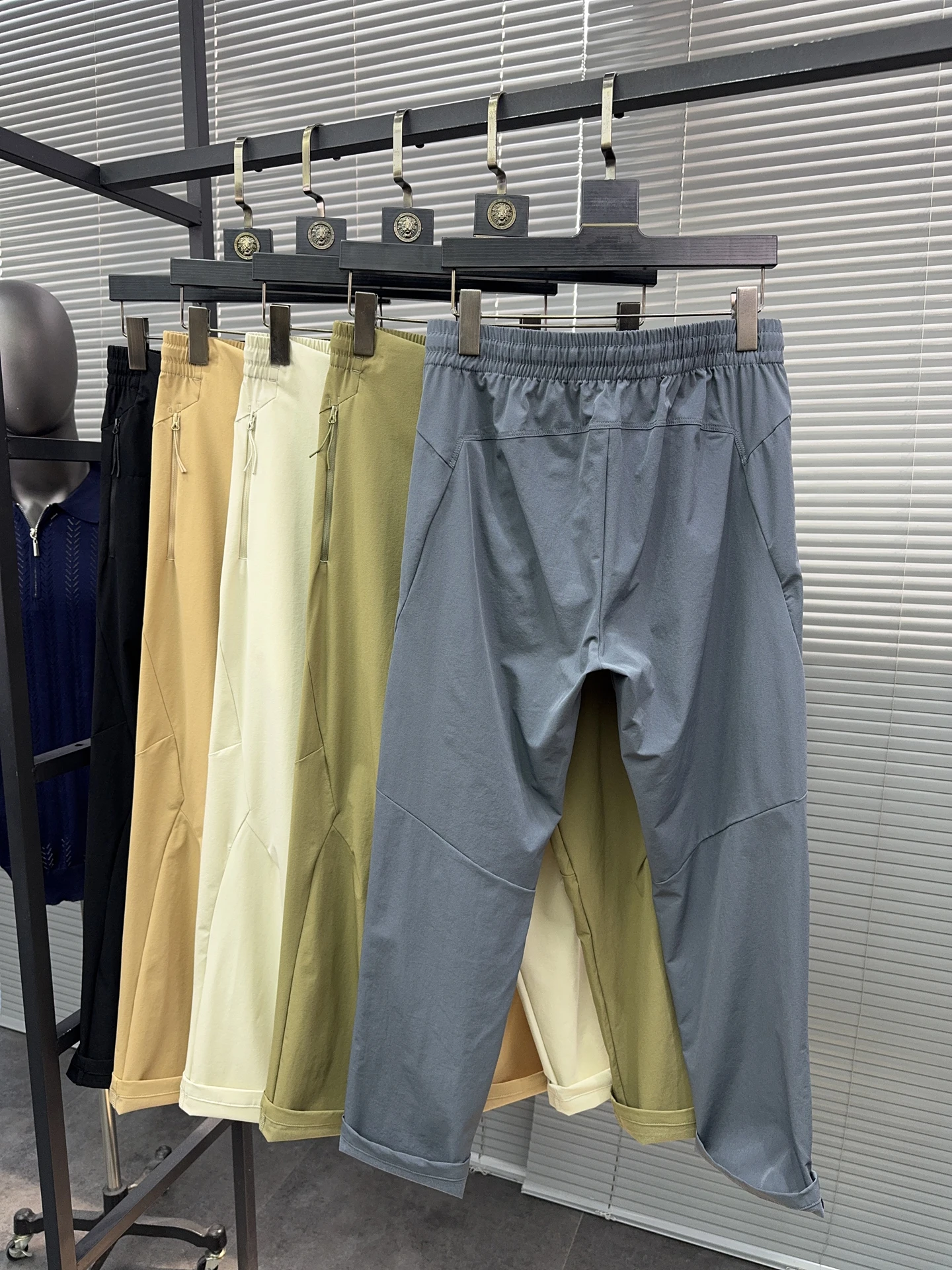 الرجال الصيف في الهواء الطلق خفيفة الوزن تنفس شعور رائع مستقيم الساق سراويل تقليدية SVIP Liao 2500 بنطلون وظيفي