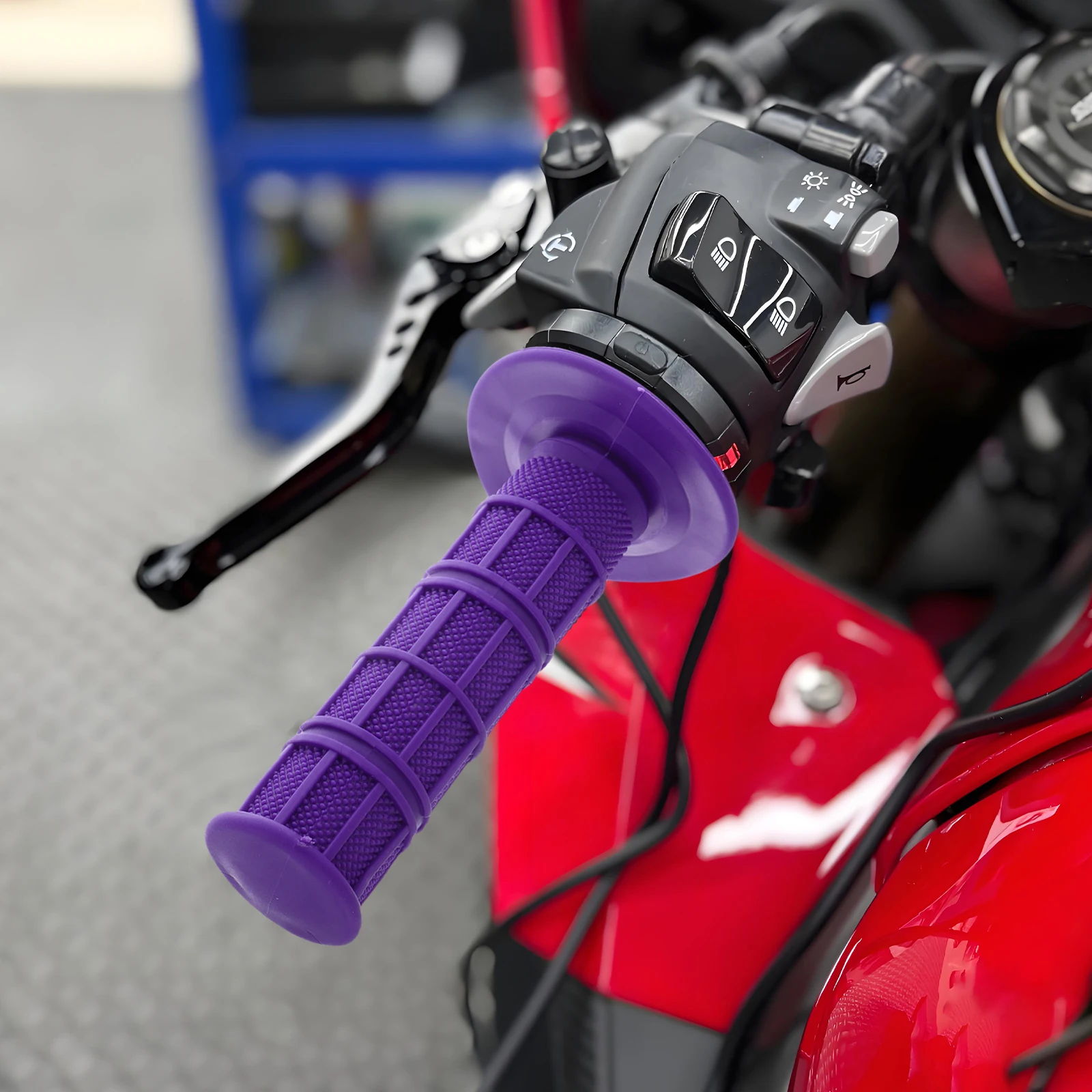 

2 Pcs Motorcycle Grips ATV Handlebar Purple Silicone Comfortable Nonslip Design For Various Vehicles Offroad Riding Accessories