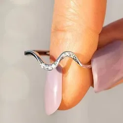 Huitan Unique Minimalist Wave Designed Rings Women Gorgeous Shiny Cubic Zirconia Finger Accessories Modern Office Party Jewelry