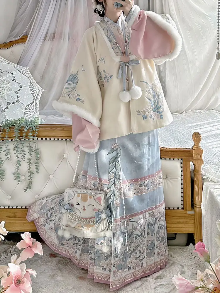 Chinese Style Warm Hanfu Women's Embroidery Ming Style Collar Costume Wrapped Coat Cross Collar Winter New Year's Hanfu Wear