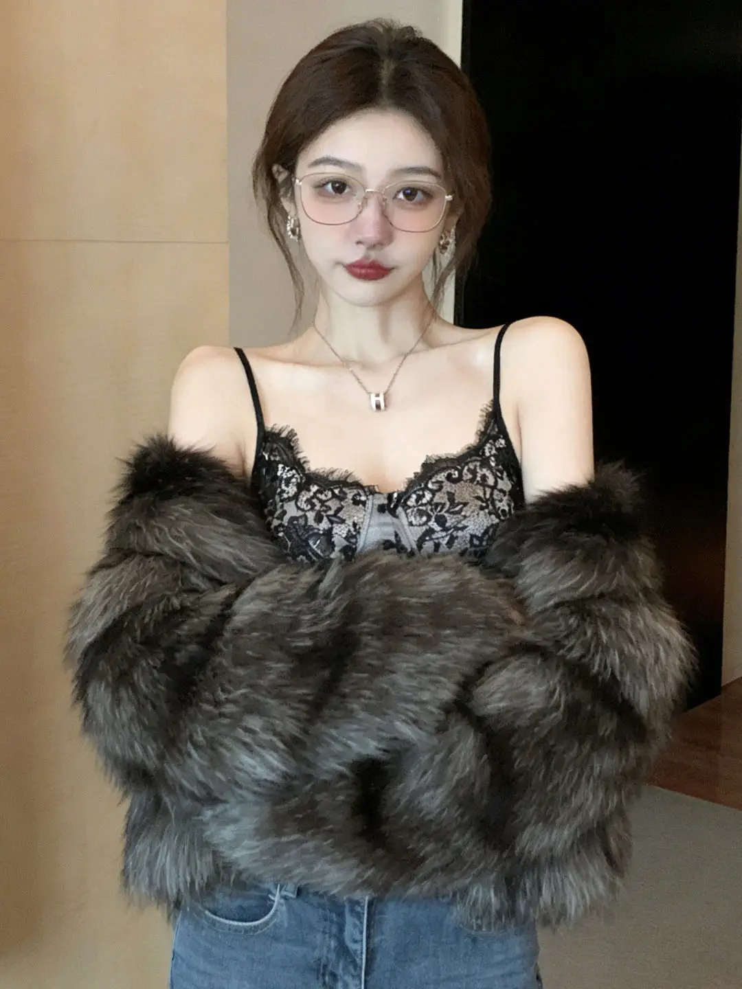 French Style Lace Backless Tank Top Women's Autumn Winter Fur Inner Wear Outer Wear with Chest Pad Bra Integrated Base Shirt