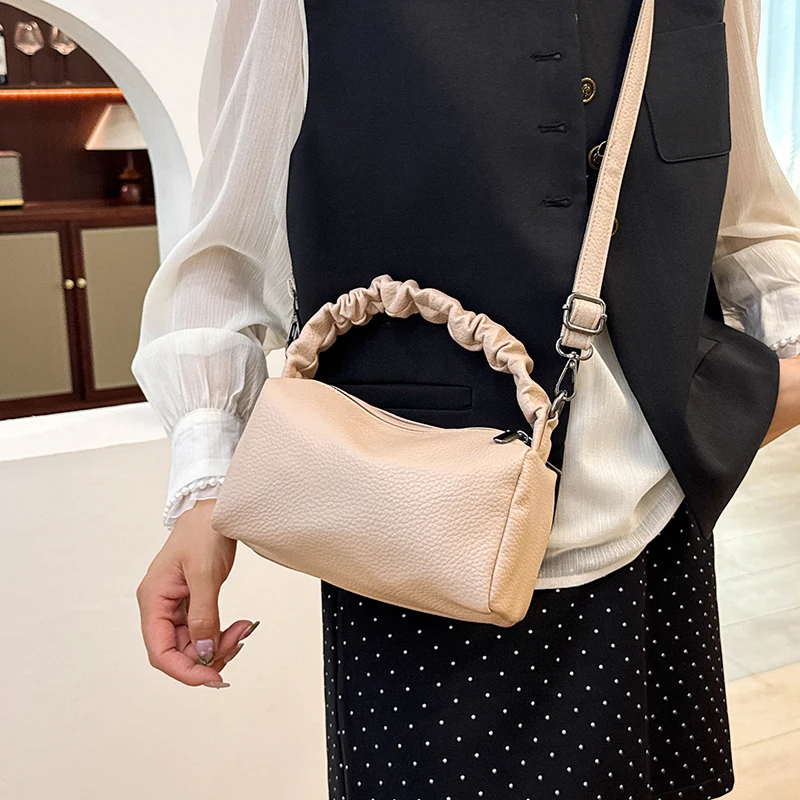 

Luxury Leather Messenger Bag For Ladies Crossbody Handbag Shoulder Style Popular Elegant Durable