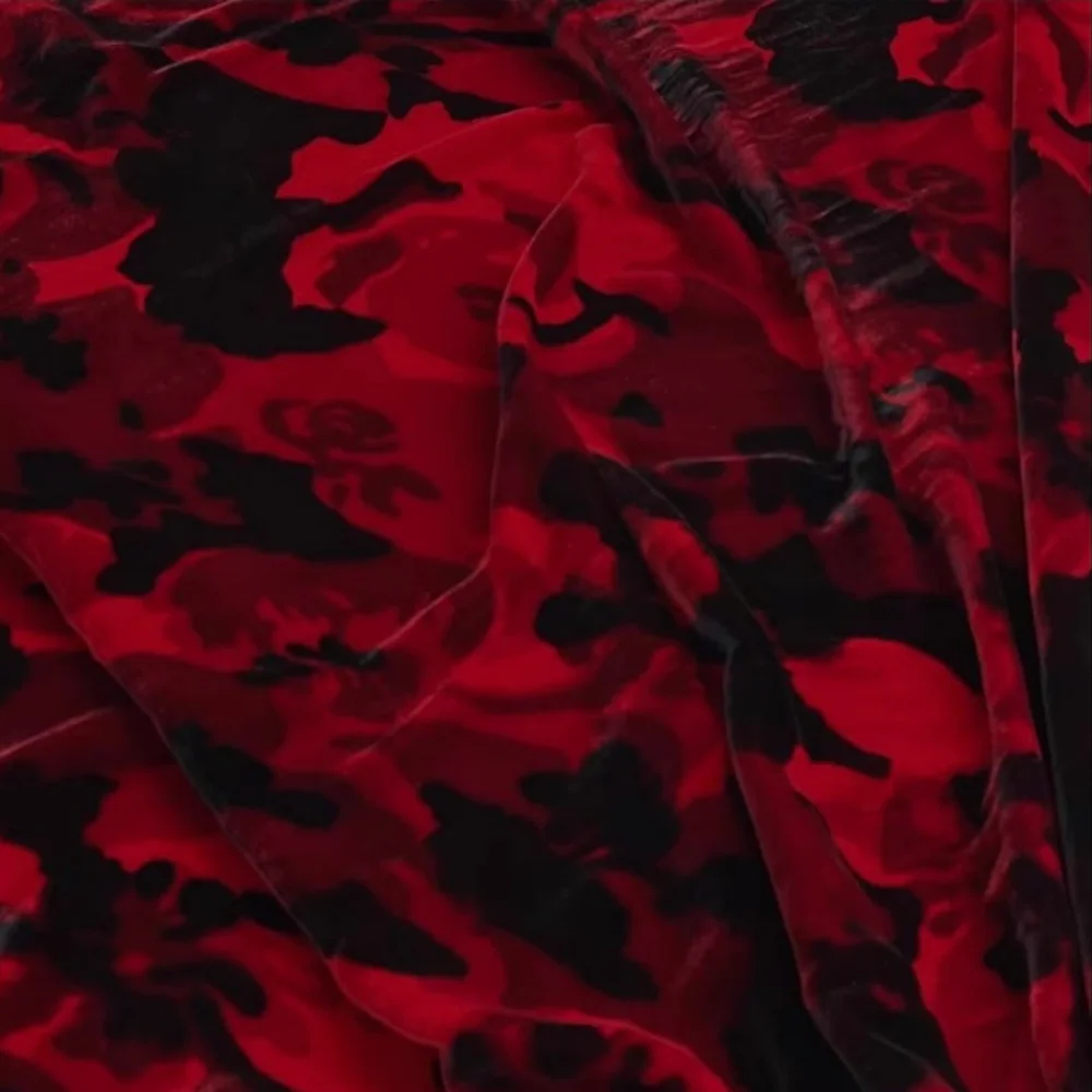 

Elegant Style Blue Flower Printing Design Soft Silk Velvet Fabric with Perfect Quality Discount Price for Women Beautiful Cloth