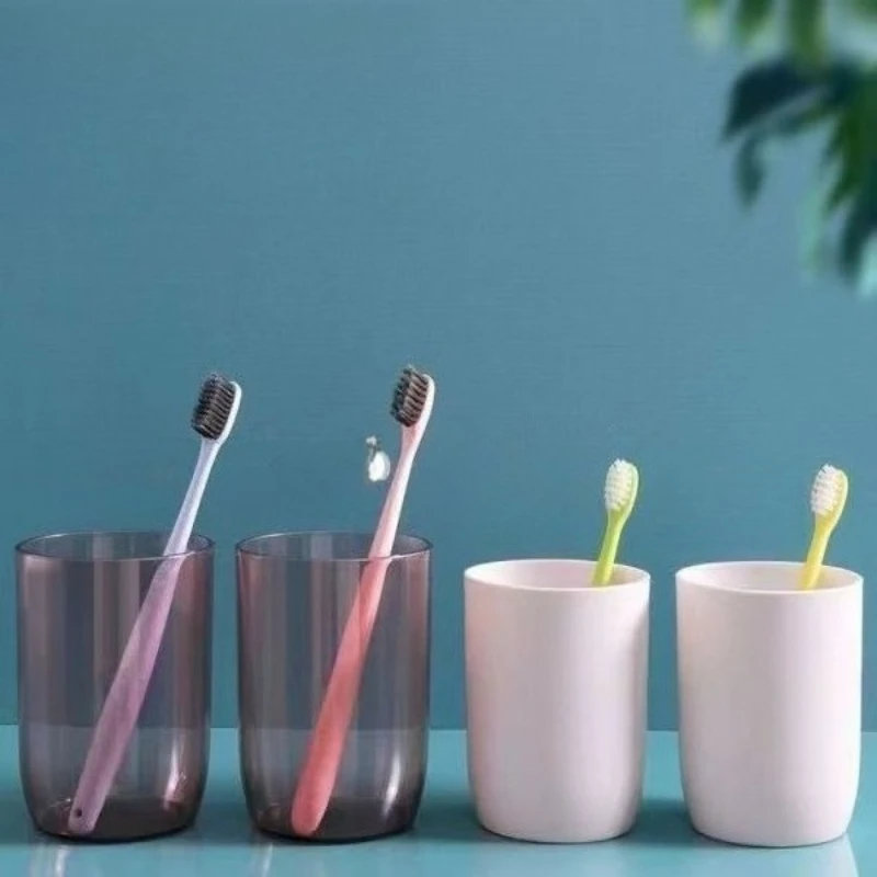 

Портативный дорожный набор для зубной щетки из четырех предметов: стакан для полоскания рта, контейнер для зубной пасты