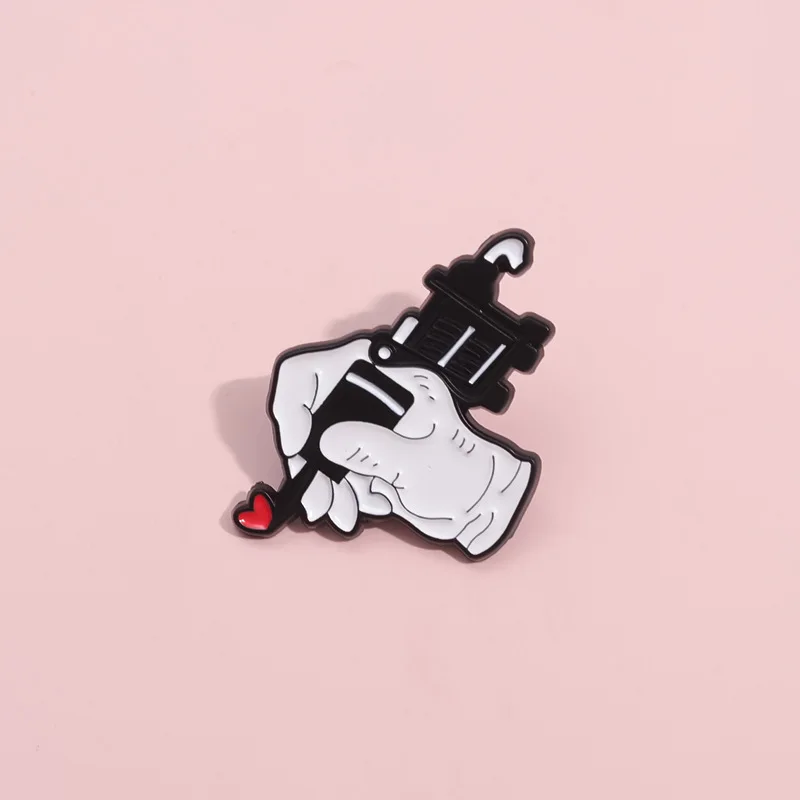 Cartoon Tattoo Machine Badges Red Heart Brooch Creative Custom Enamel Pin Fashion Clothing Hat Decoration Jewelry Gift Wholesale