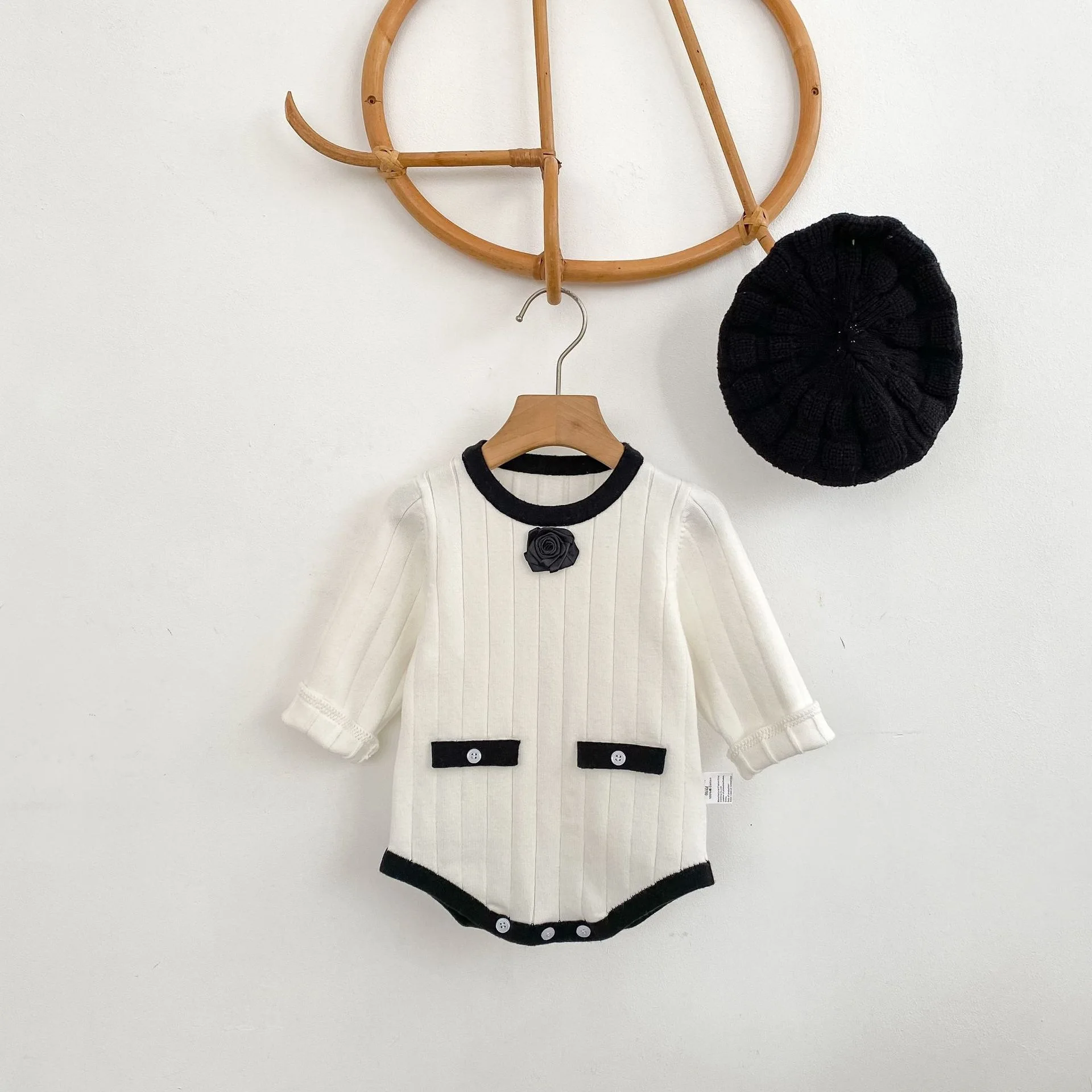 Spring sweater, round neck, 0-3 year old baby girl, long sleeved, small fragrant wool knitted triangle crawling sweater