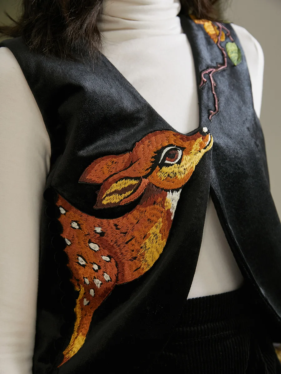 

94-98cm Bust Spring Fall Vests Original Design Women Vintage Elegant V-Neck Exquisite Cute Deer Embroidery Black Velvet Vests