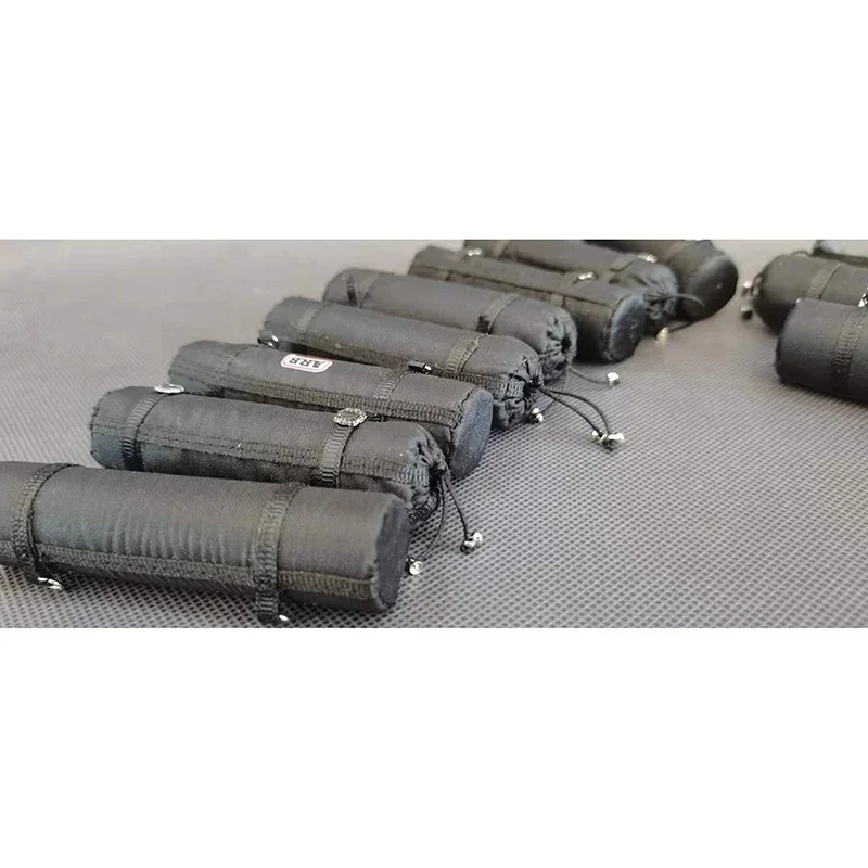 1 pz Simulazione MINI Sacco A Pelo per 1/10 RC Crawler Auto Traxxas TRX4 Defender Camel Cup Wrangler Jimny RC4WD D90 Parti Fai Da Te