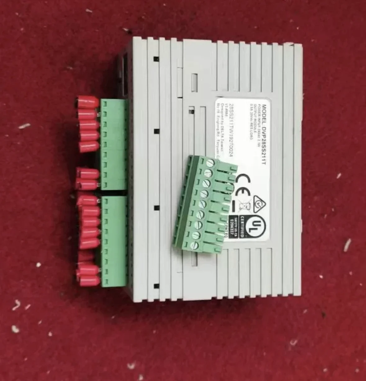 Delta PLC DVP28SS211T 24VVdc 2.1W V3.48A0 Used test function is normal