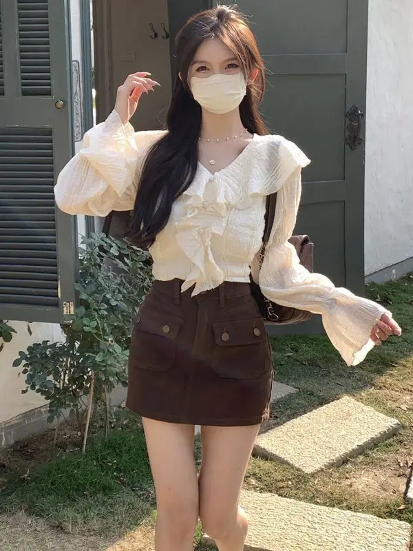 Camicia con volant di nicchia da donna bianca Hot Girl Pure Desire Body corto e sottile