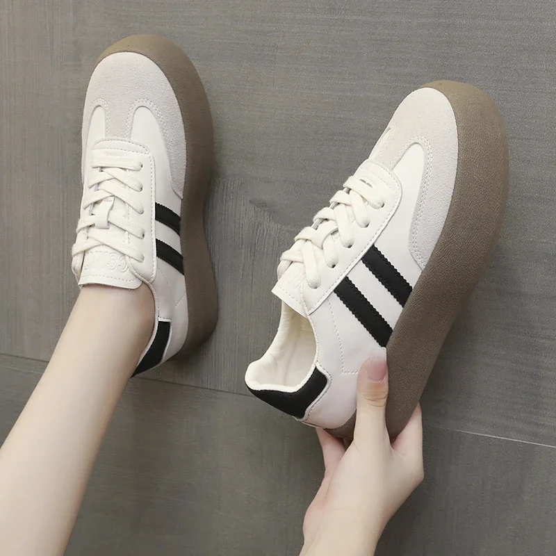 

Women Casual Outdoor Sneakers Spring Autumn Round Toe Lace Up Sports Shoes Vulcanized Shoes Zapatos De Mujer