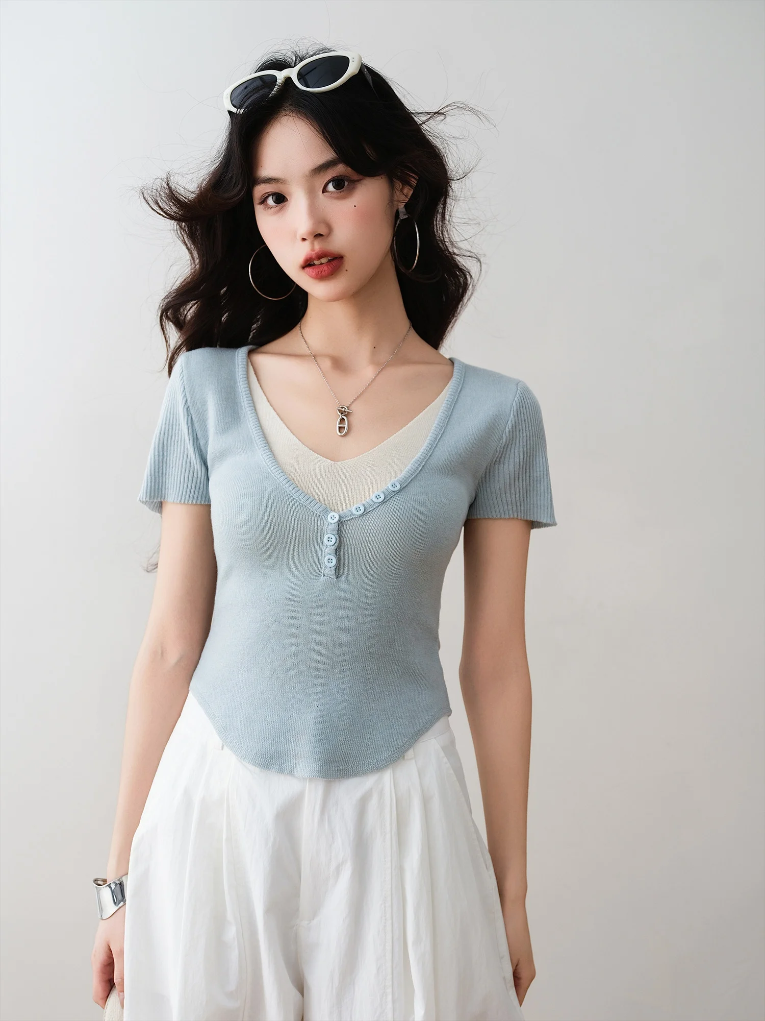 

Slim Fit ort Sve Knitted ort Top Color Blo Design V Ne Korean Sle Women's Faion Summer New Arrival RONRON