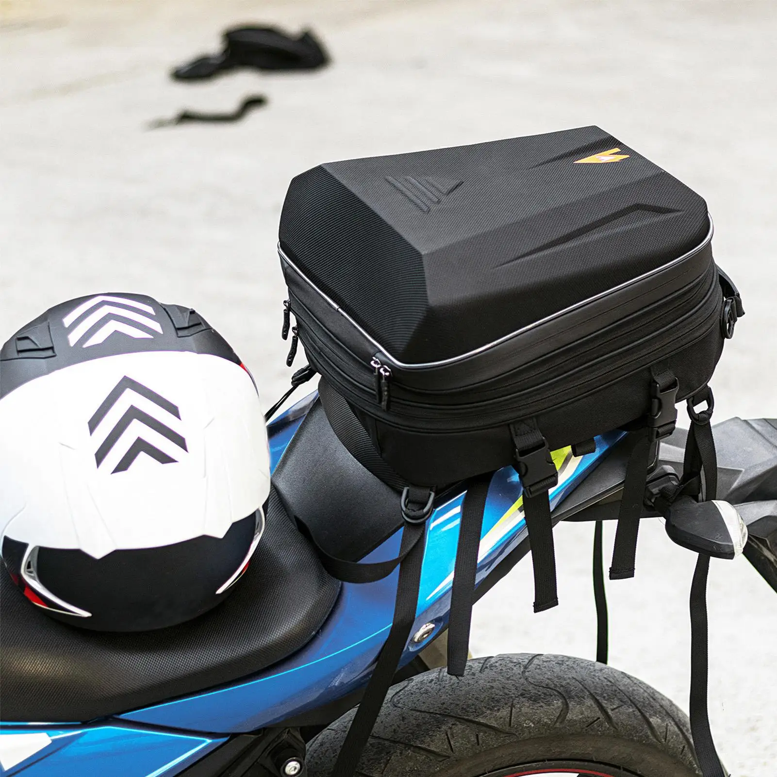 

Motorcycle Tail Bag 20L-28L Expandable Hard Shell Backpack Waterproof Motorcycle Luggage Bag For Motorbike Scooter Dirt Bike