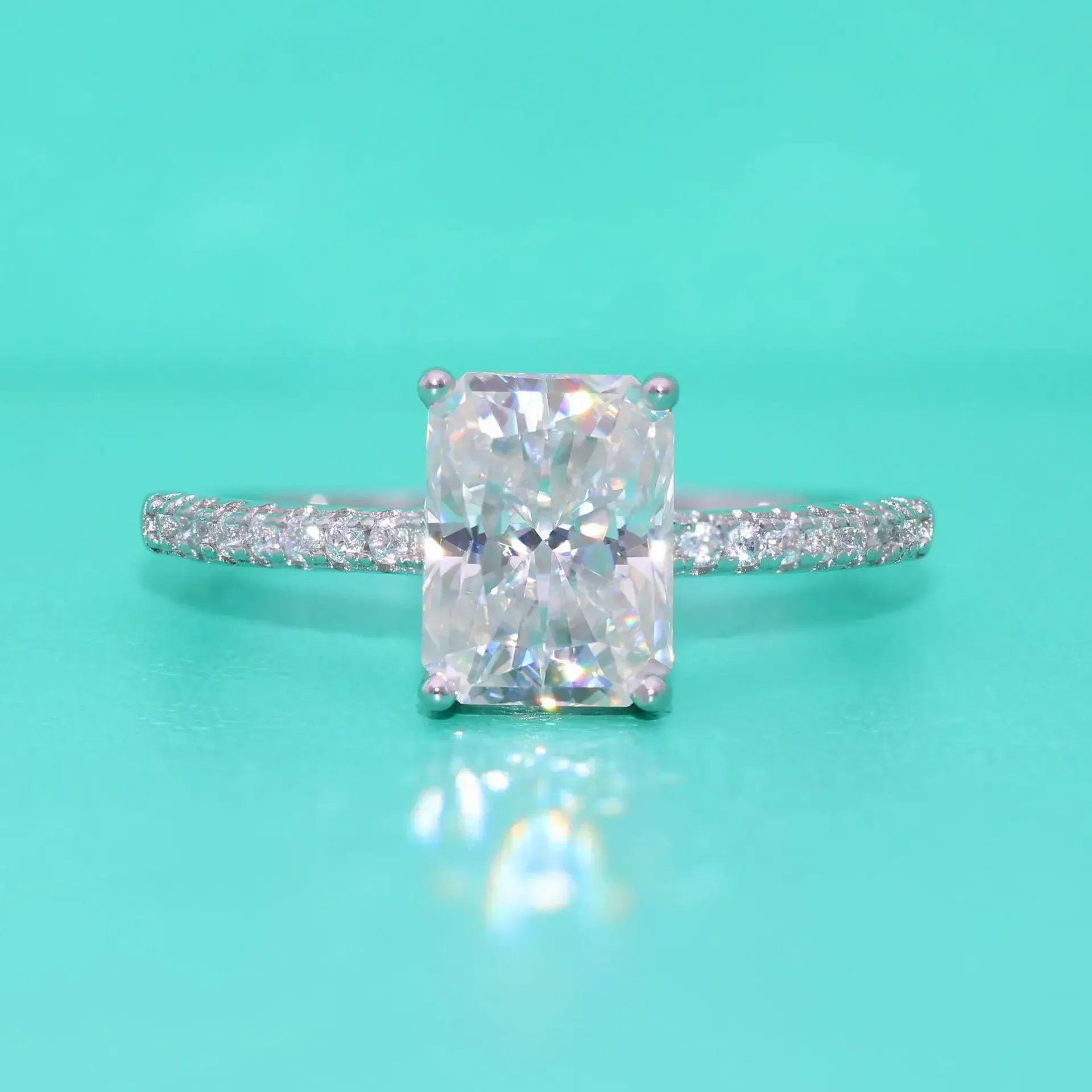 

3 Carat Emerald Cut D Color Moissanite Diamond Engagement Ring For Women Solid 925 Sterling Silver Wedding Jewelry