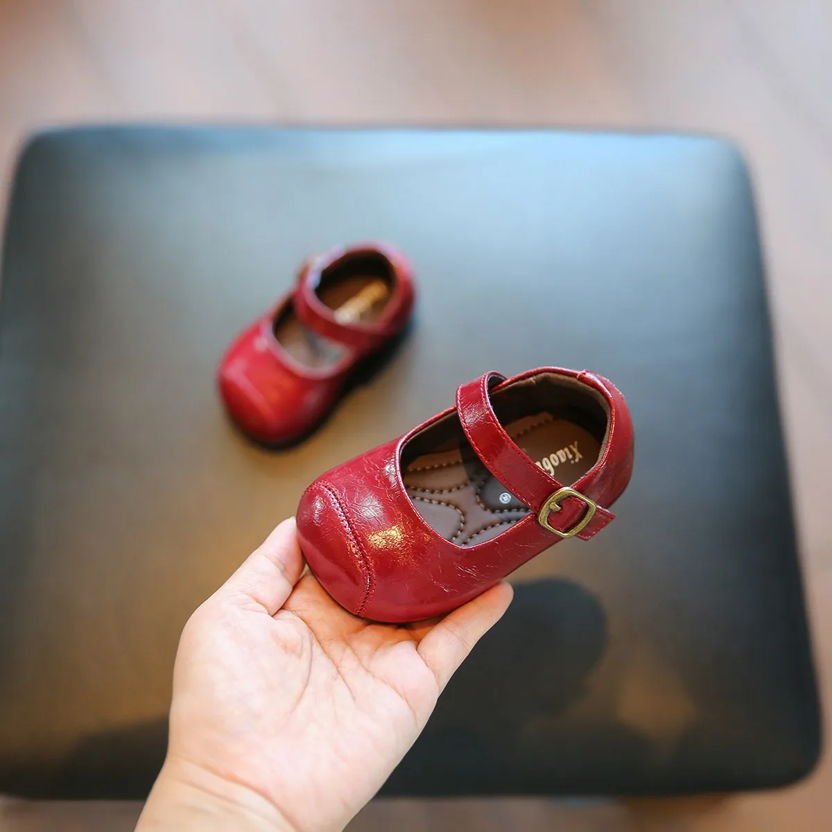 

Детские кожаные туфли-мэри-джейн для девочек, винно-красные, нескользящие, универсальные, повседневные, для свадьбы и праздников