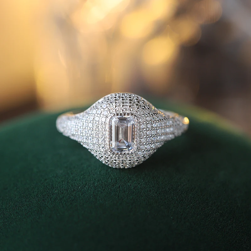 Luxurious Authentic S925 Silver Micro-encrusted Zircon Princess Ring with High-end Simple Fashion Design