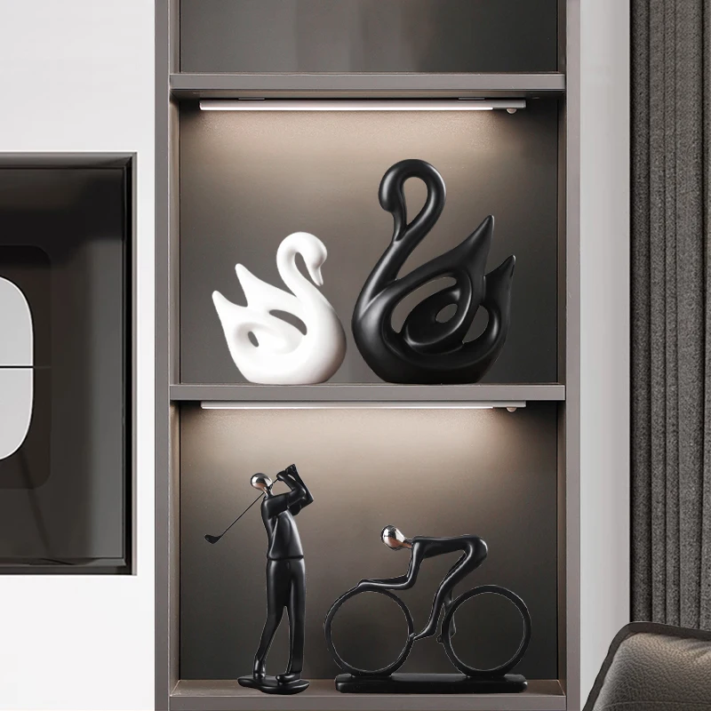 شخصية رياضية إبداعية لسطح المكتب وخزانة مشروبات لغرفة المعيشة وديكور خزانة عرض المكتب