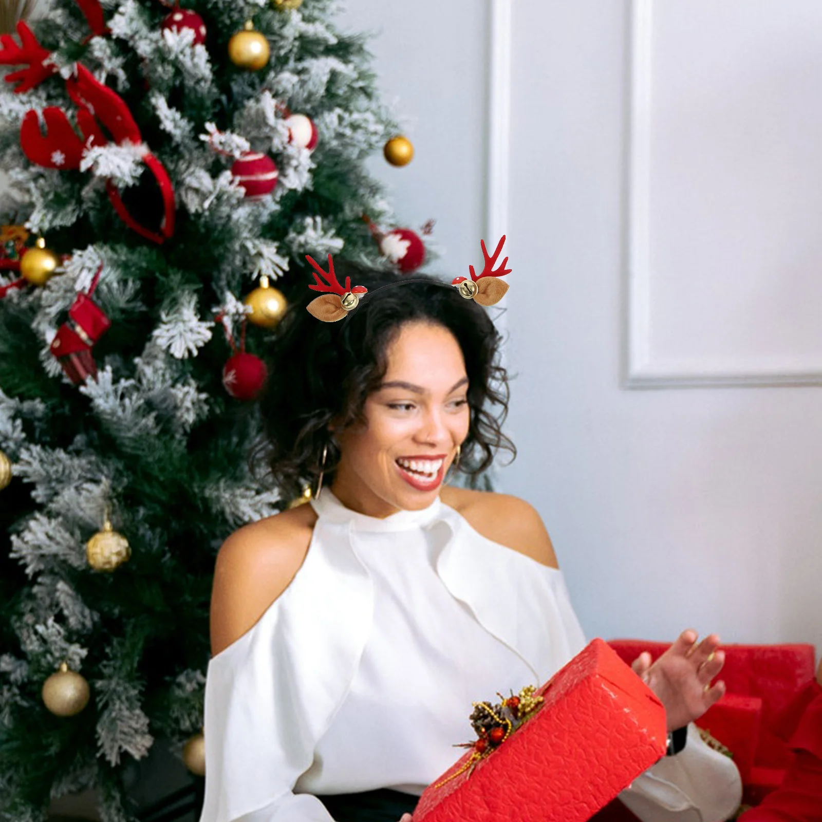 

4Pcs Christmas Antler Hairbands Chic Xmas Headdress Party Hair Decor Kids Costume Prop Holiday Accessory Hair Hoops