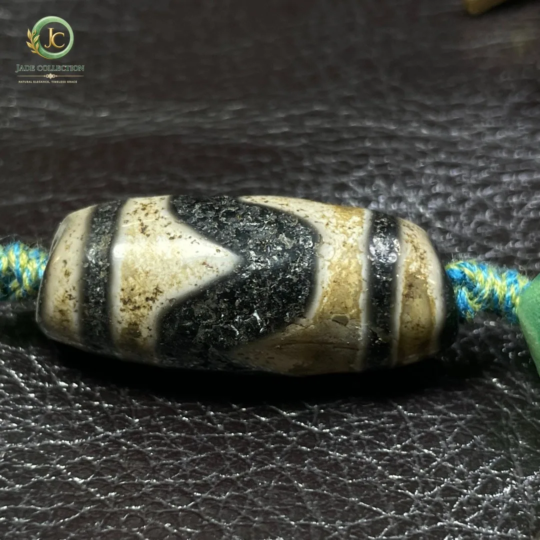 Tibetan Nepalese Himalayan Bead Ancient Agate Old Dzi Talisman eye Bead Amulet