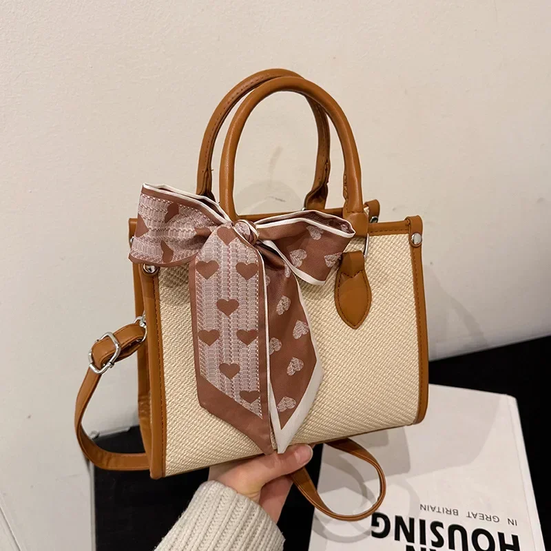 

Новая модная сумочка 2025 года — корейский нишевый шелковый материал, плечо/через плечо/подмышками, трехсторонняя переноска, просторный интерьер