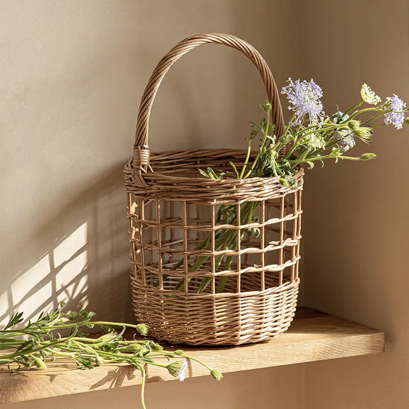 

Willow woven hand-held fruit basket Ginger garlic rattan retro spring tour flower plant basket hanging basket Kitchen storage