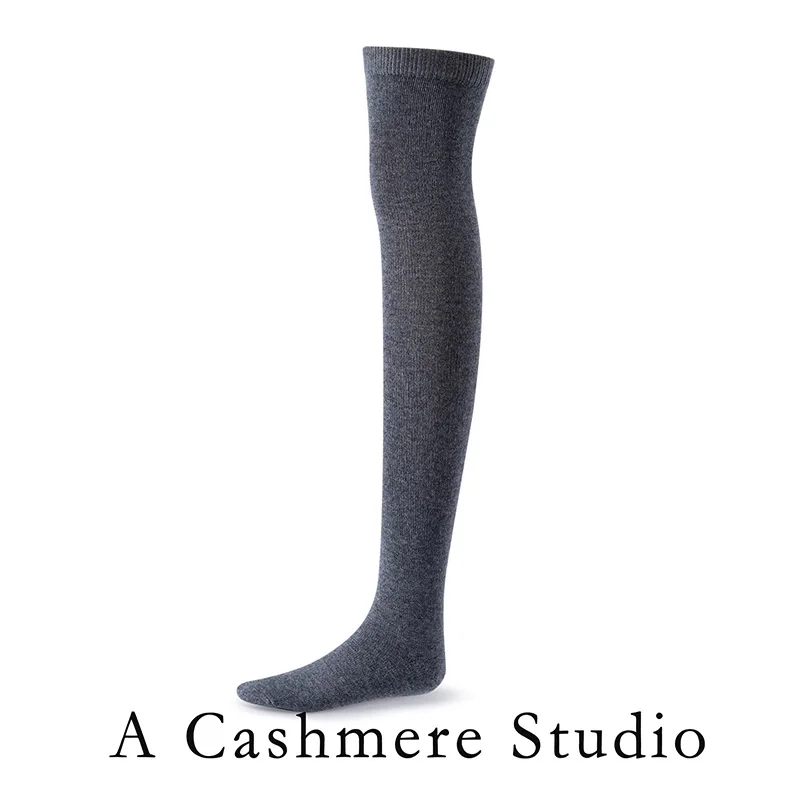 Women's stockings warm knee socks in autumn/winter thickened non-slip 100% cashmere thigh socks solid color wholesale.